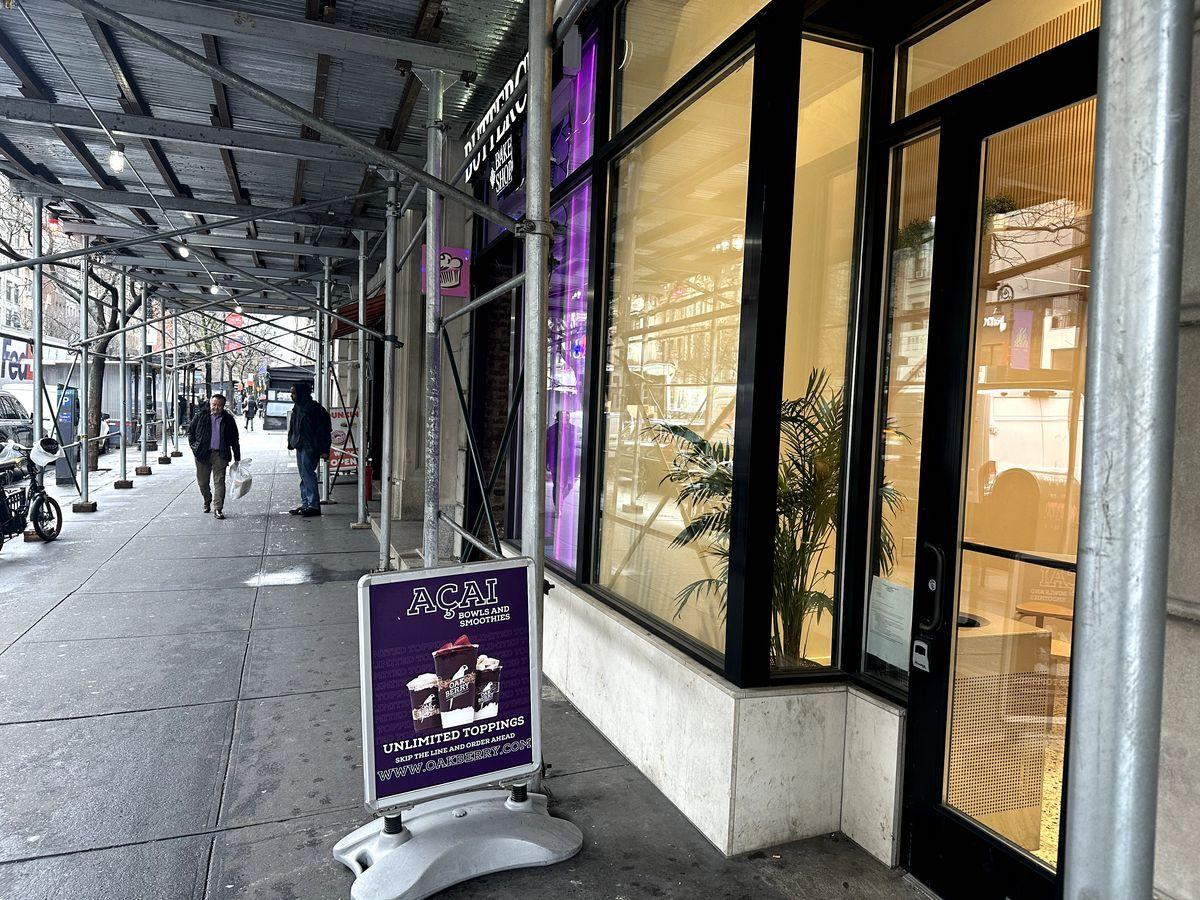 Oakberry Now Serving Açaí Bowls and Smoothies on 72nd Street ...