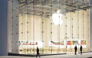 Cop Indicted for Punching Man at Apple Store